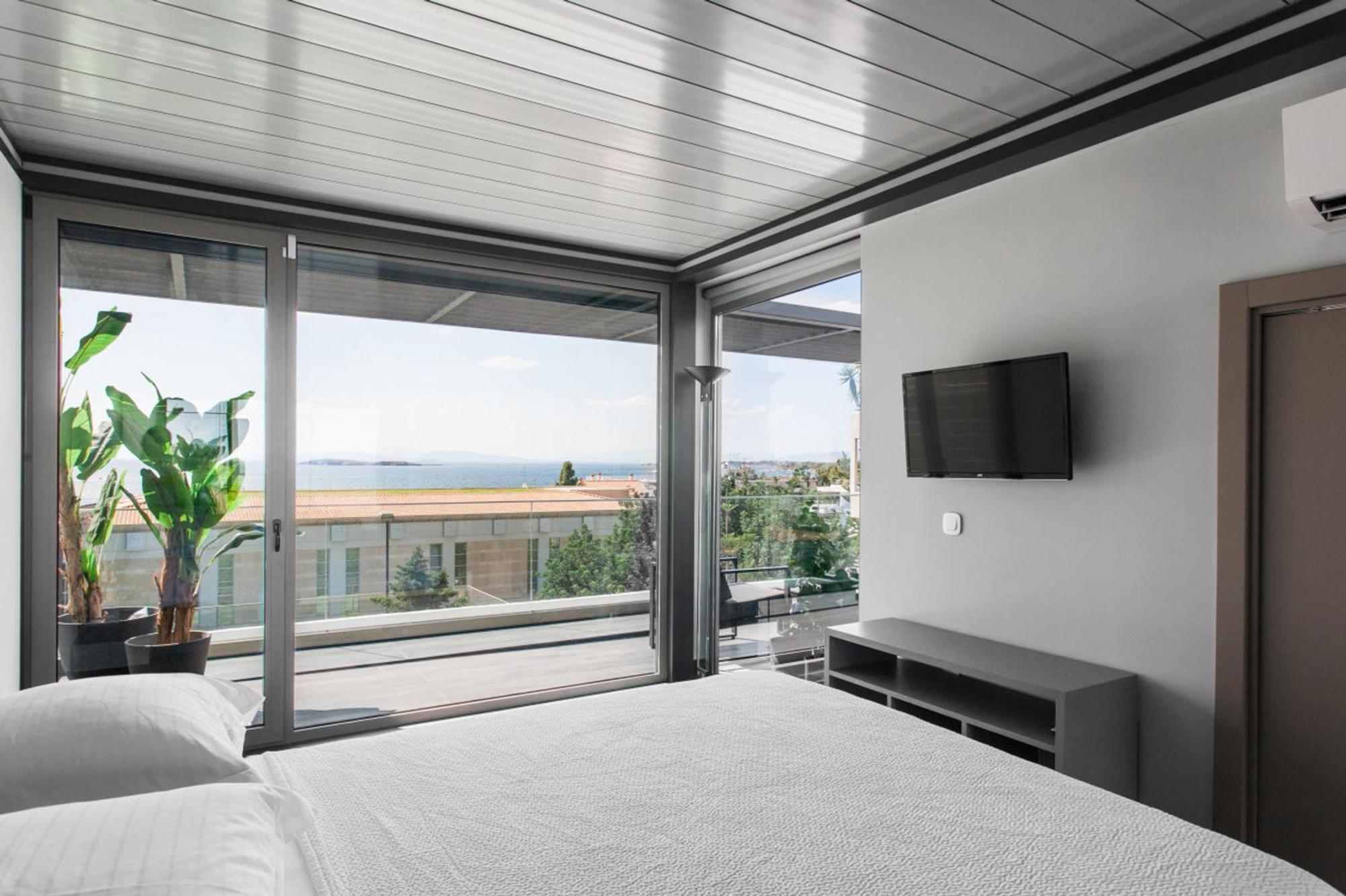 Riviera Luxury Penthouse By The Beach Атина Екстериор снимка